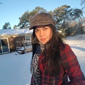 Meet your Posher, Febee